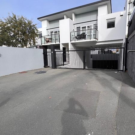 Latimer Loft - Christchurch Holiday Homes Buitenkant foto