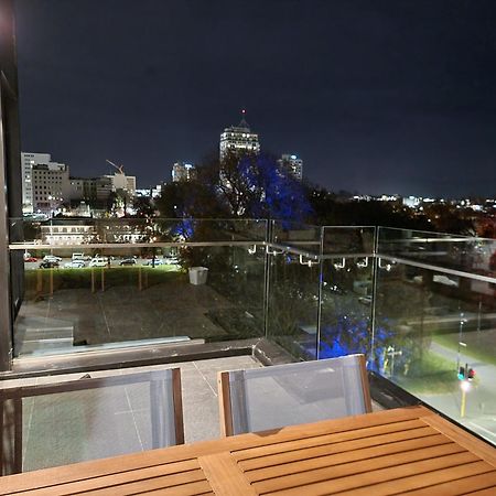 Latimer Loft - Christchurch Holiday Homes Buitenkant foto