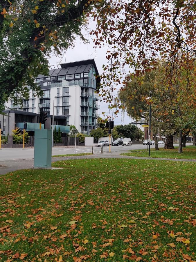 Latimer Loft - Christchurch Holiday Homes Buitenkant foto