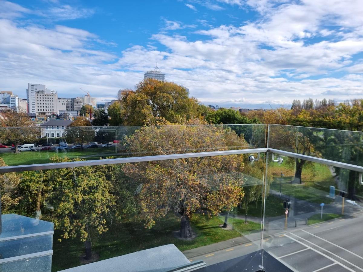 Latimer Loft - Christchurch Holiday Homes Buitenkant foto