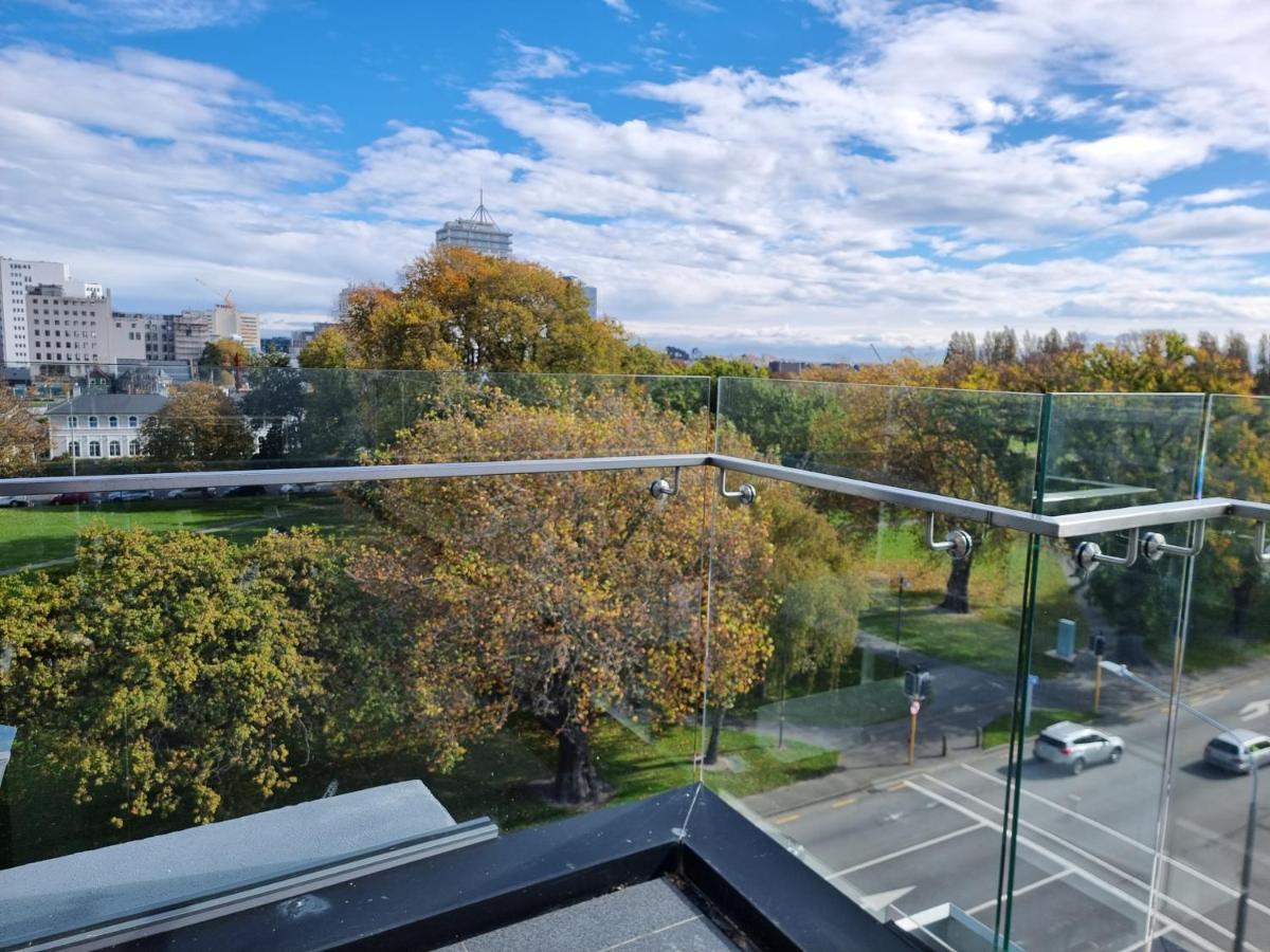Latimer Loft - Christchurch Holiday Homes Buitenkant foto