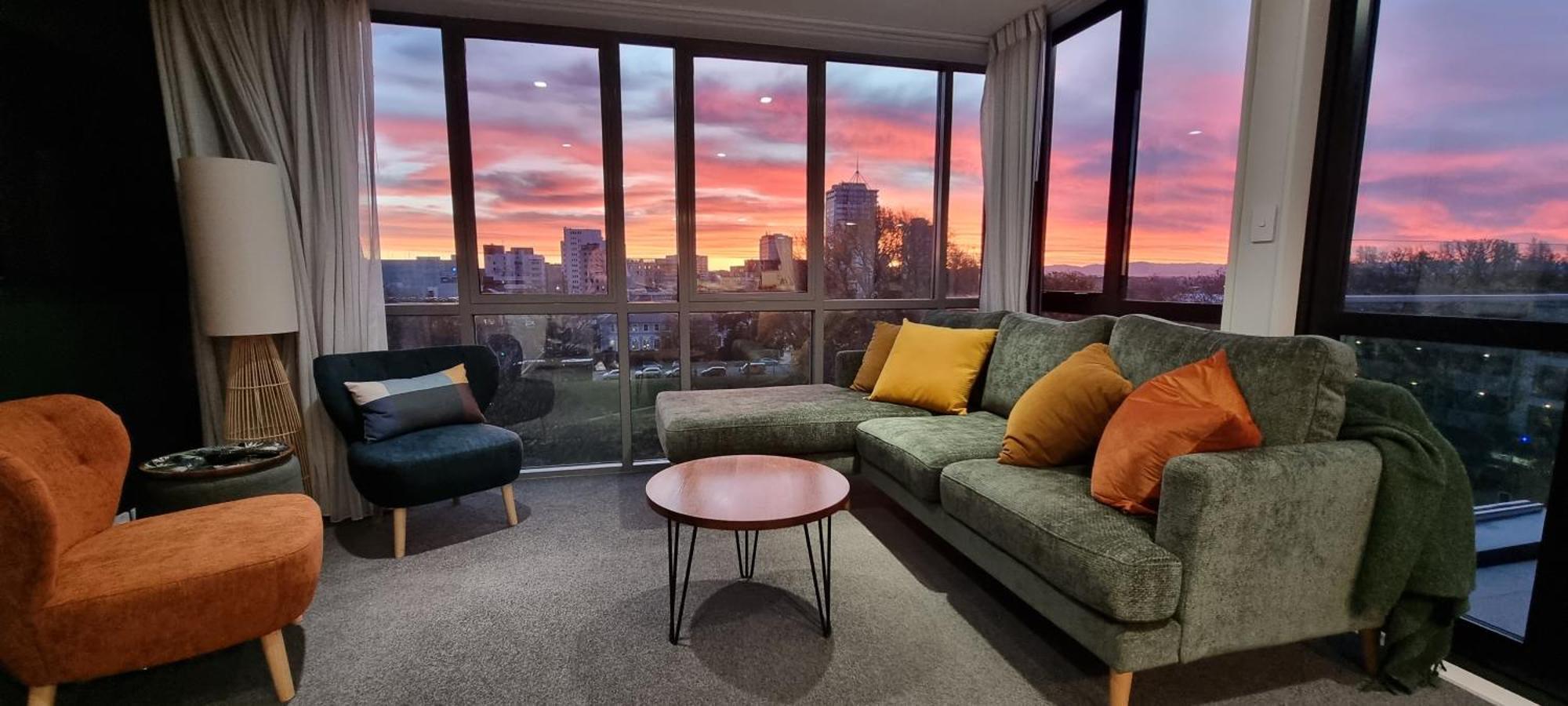 Latimer Loft - Christchurch Holiday Homes Buitenkant foto