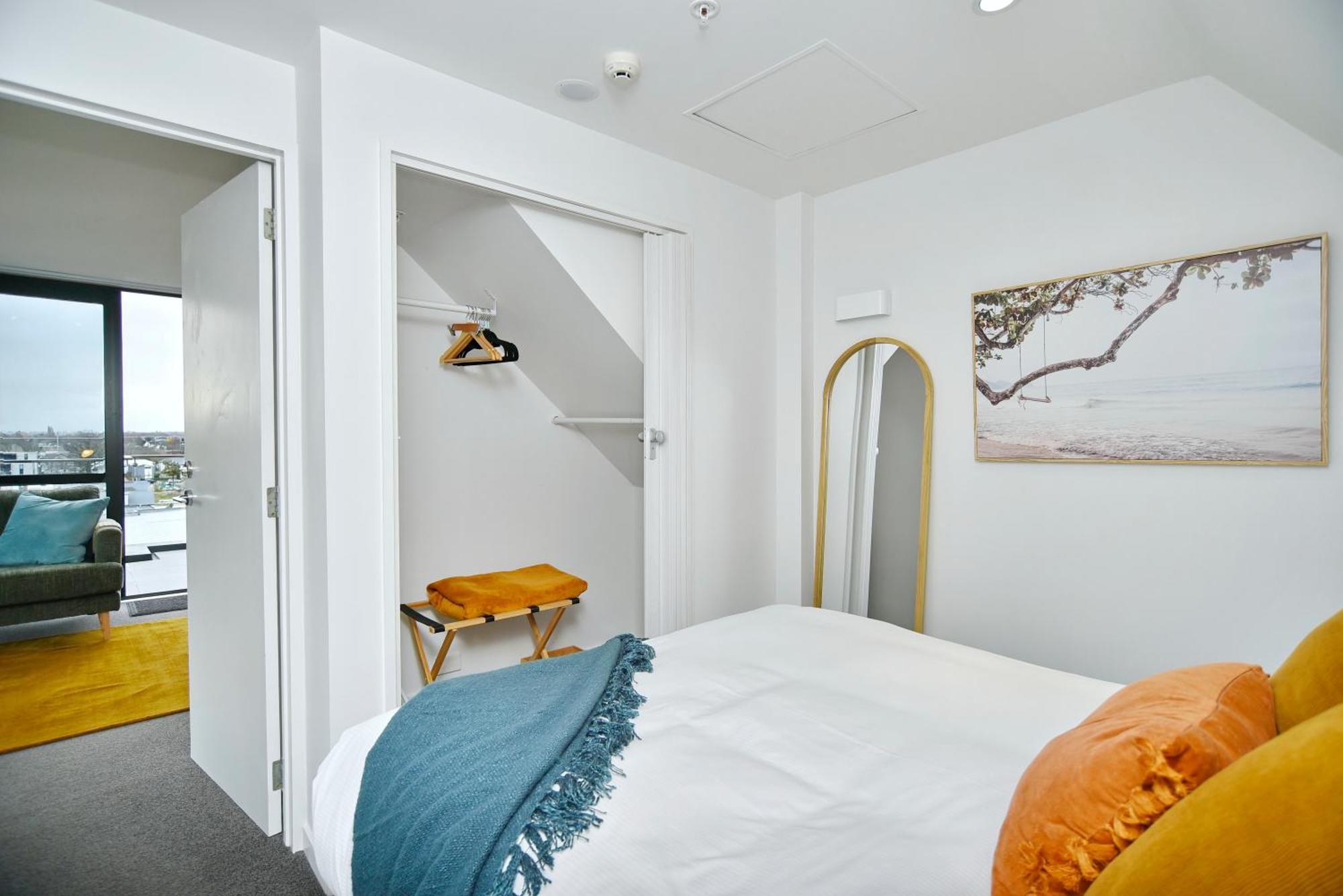 Latimer Loft - Christchurch Holiday Homes Buitenkant foto