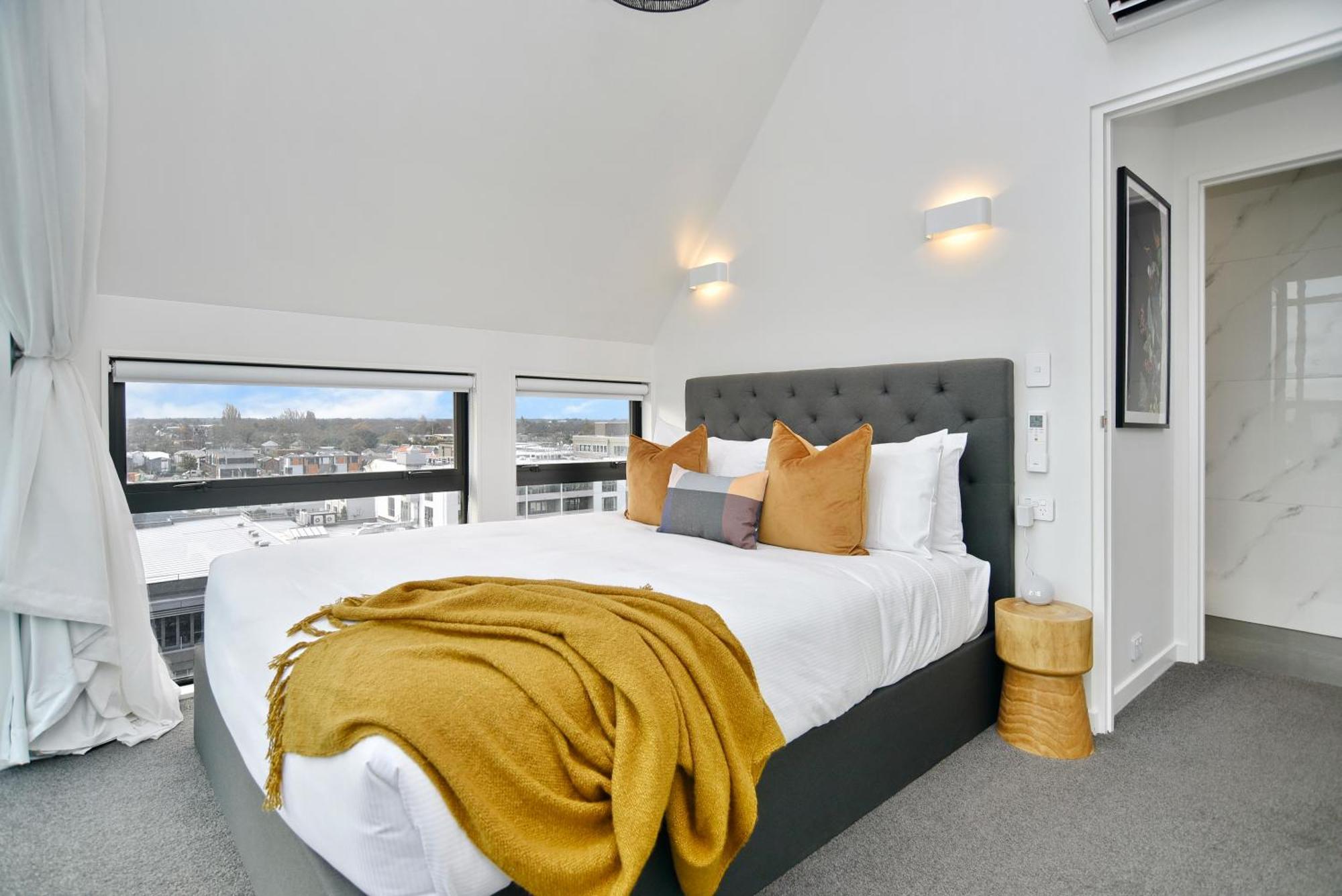 Latimer Loft - Christchurch Holiday Homes Buitenkant foto