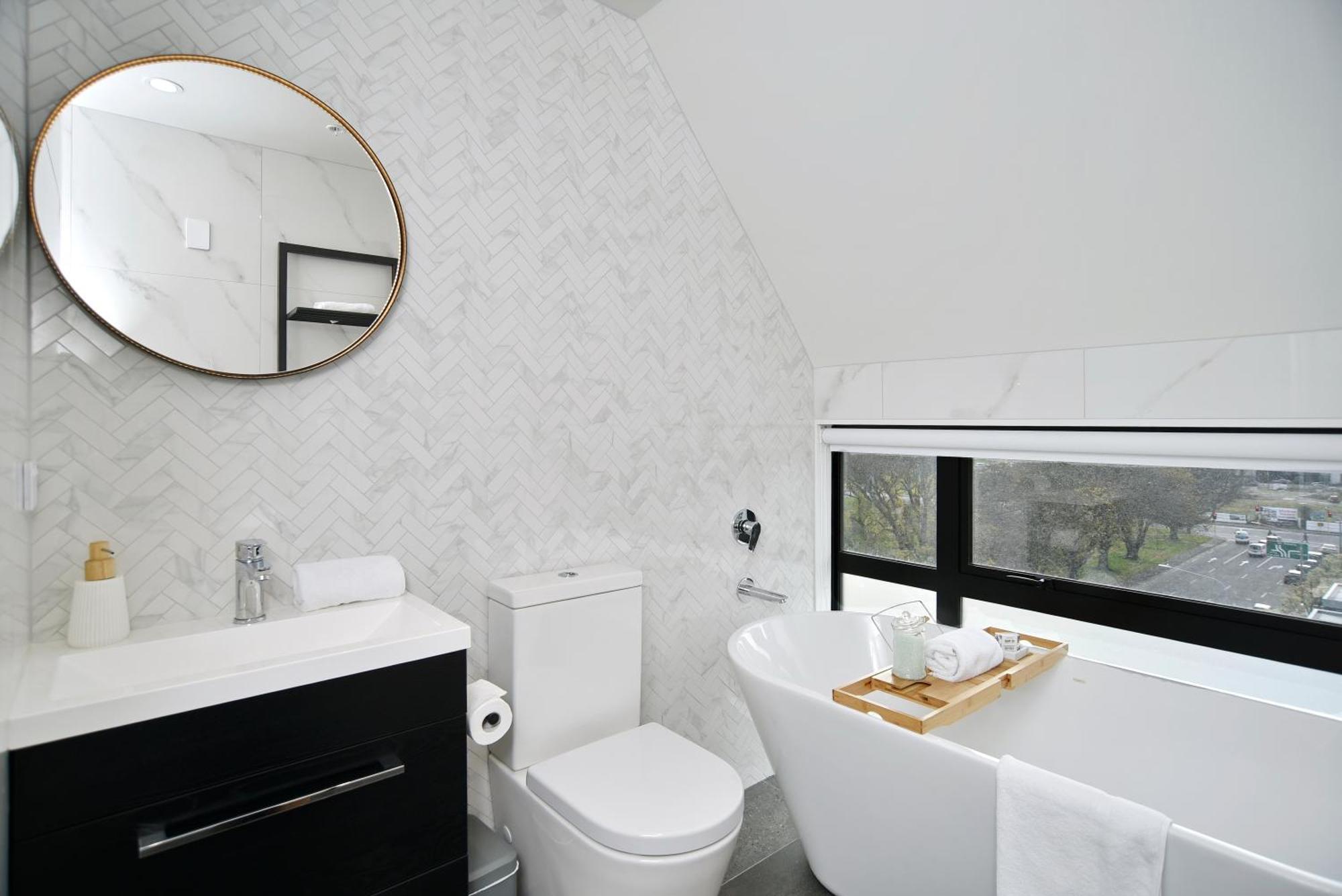 Latimer Loft - Christchurch Holiday Homes Buitenkant foto