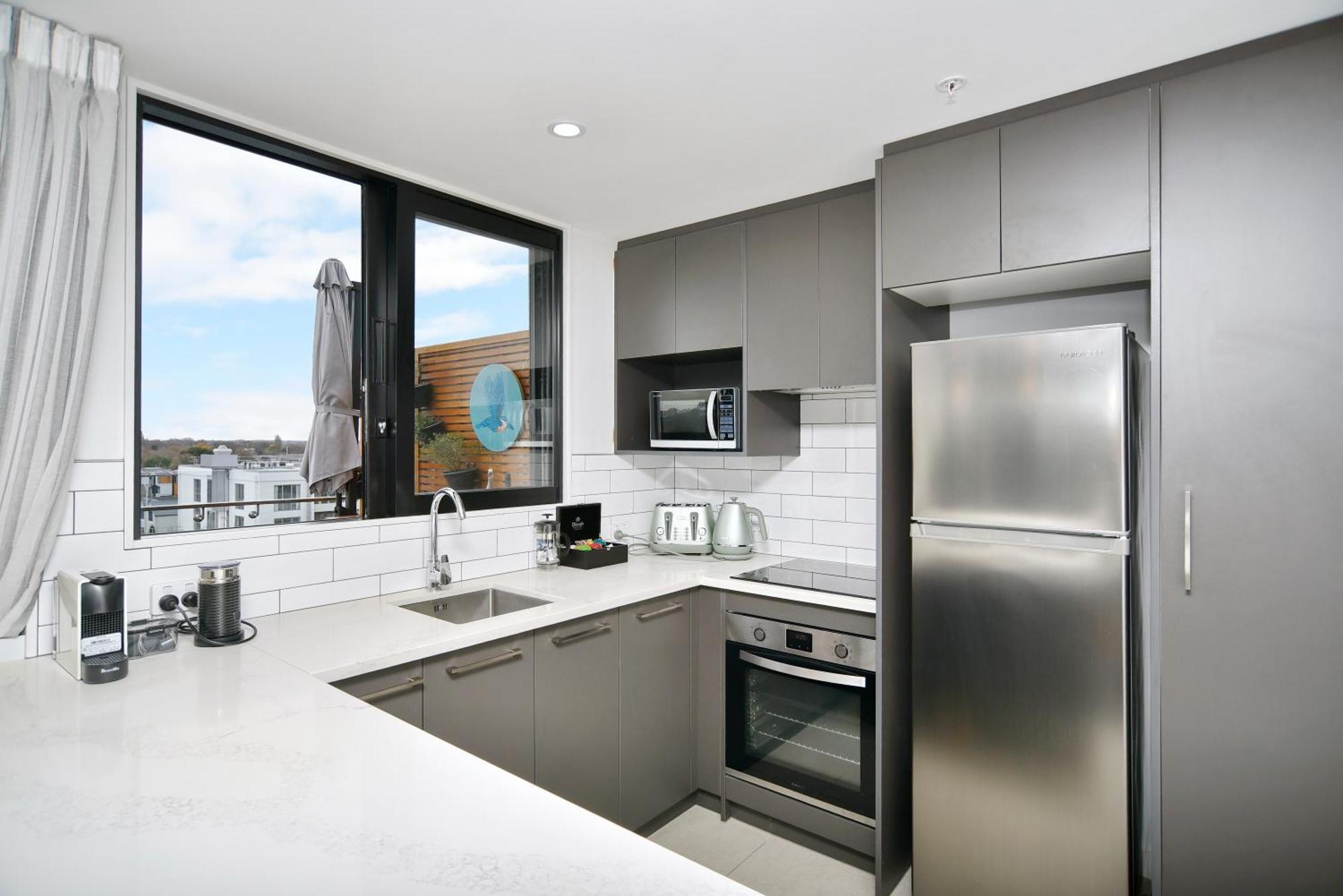Latimer Loft - Christchurch Holiday Homes Buitenkant foto