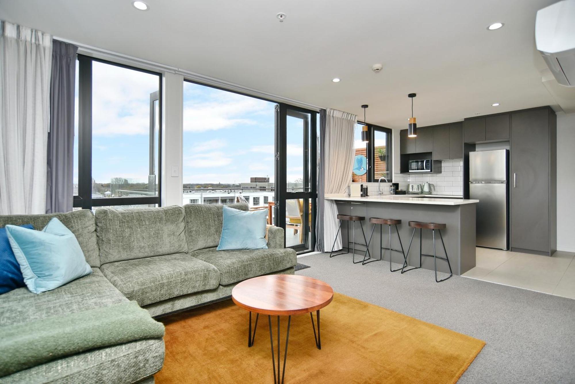 Latimer Loft - Christchurch Holiday Homes Buitenkant foto